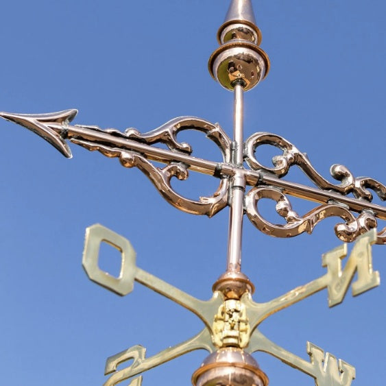 Wetterfahne-Pfeil-nah