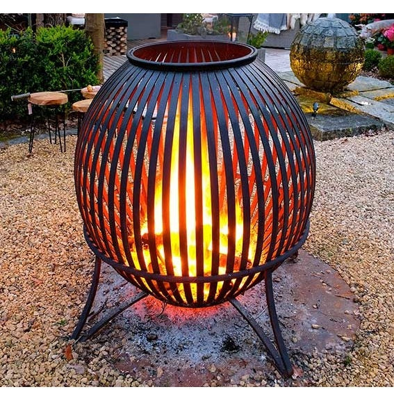 LH-A-0197.1-Feuerkorb_gross_im_Garten