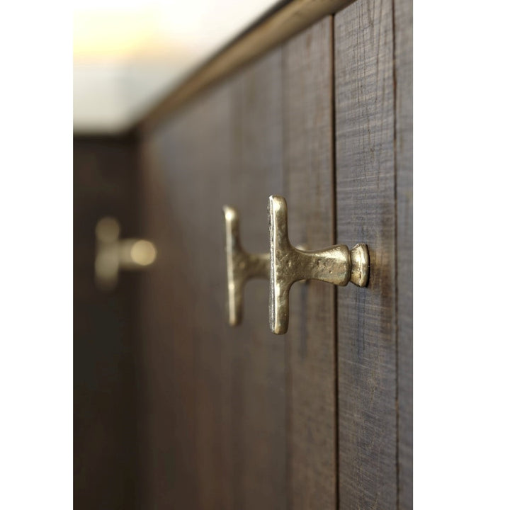 möbelknopf silberfarben an schrank