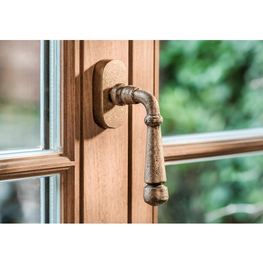 Fenstergriff "Klassik" mit ovaler Rosette