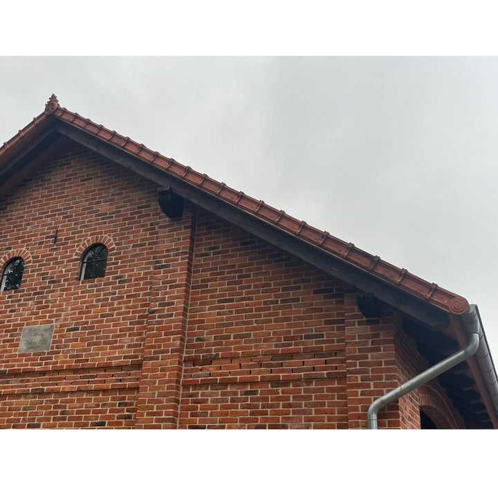 Ortgangziegel rechts